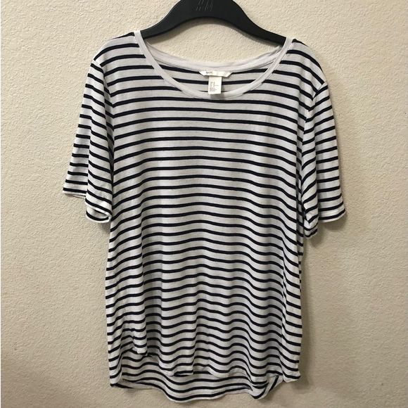 H&M Tops - H&M Basic Womens Scoop Neck Striped Tee Shirt